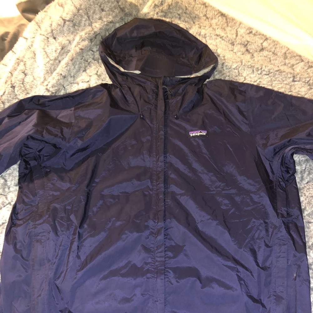 Light Patagonia Navy Rain Jacket XL